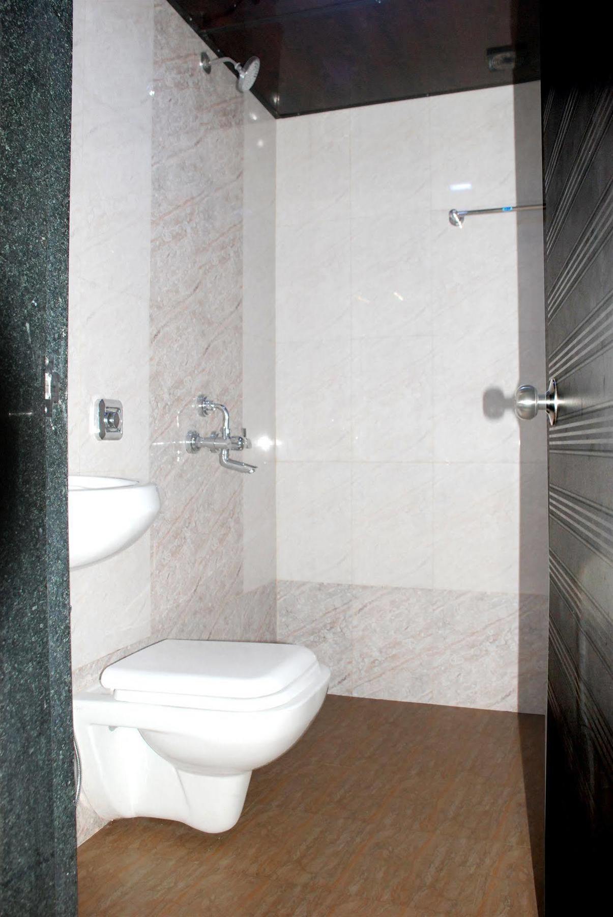 Fabexpress Adore Inn - Nr Mumbai International Airport Exterior photo